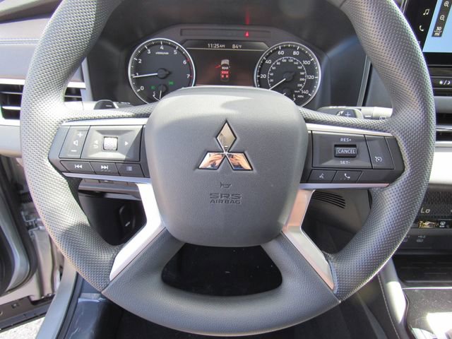 New 2026 Mitsubishi Outlander ES image 24