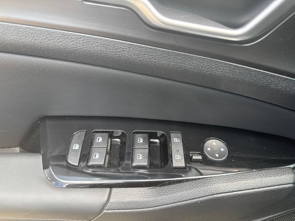 Used 2025 Kia Sportage EX FWD image 23