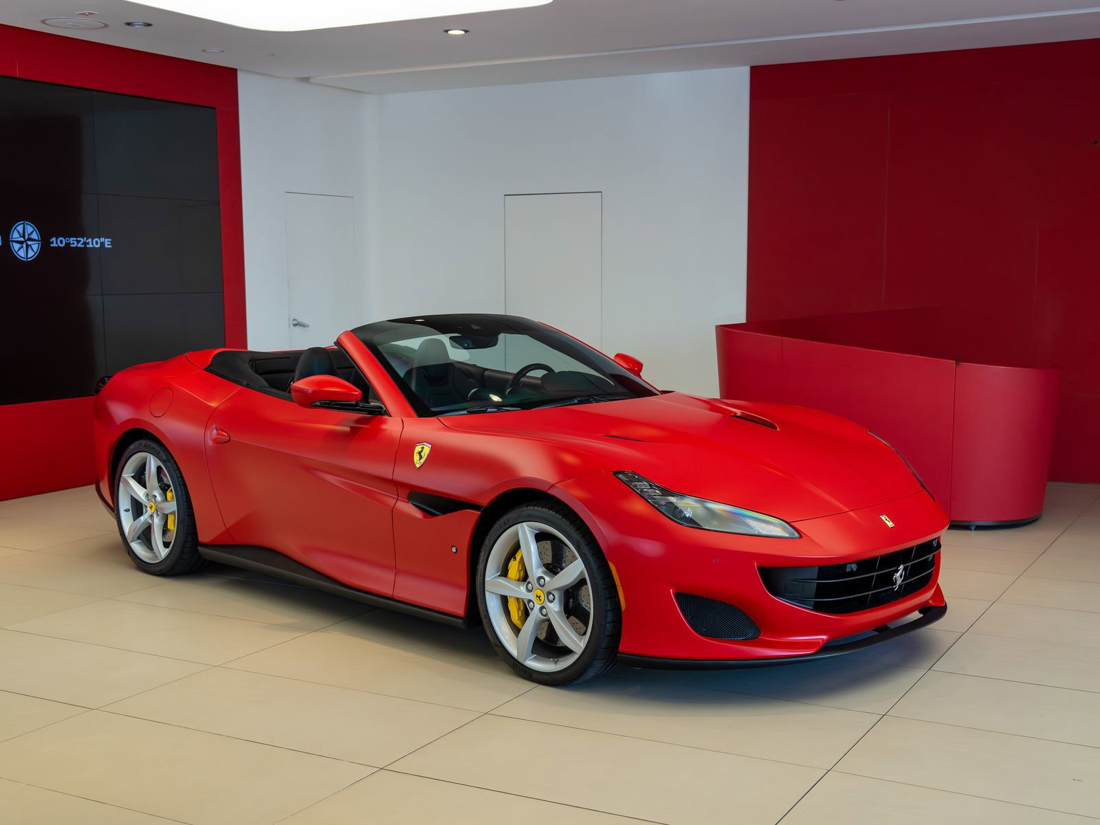 Used 2020 Ferrari Portofino RWD image 1