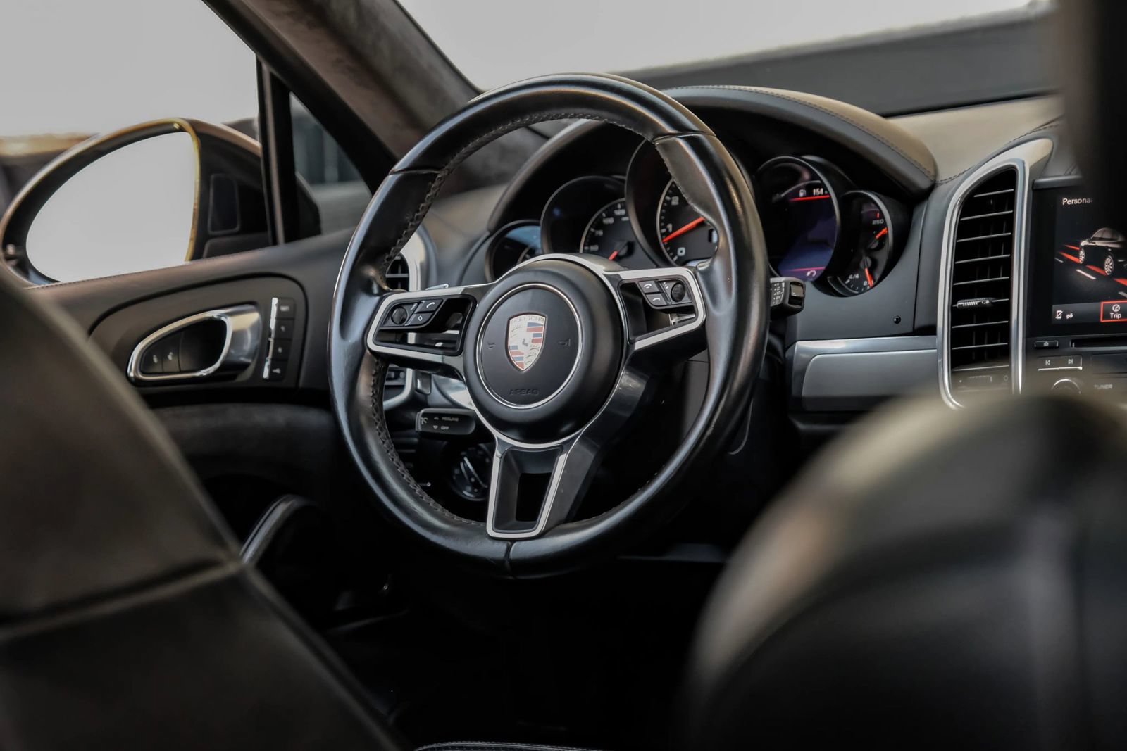 Used 2018 Porsche Cayenne GTS w/ Premium Package Plus AWD/4WD image 15