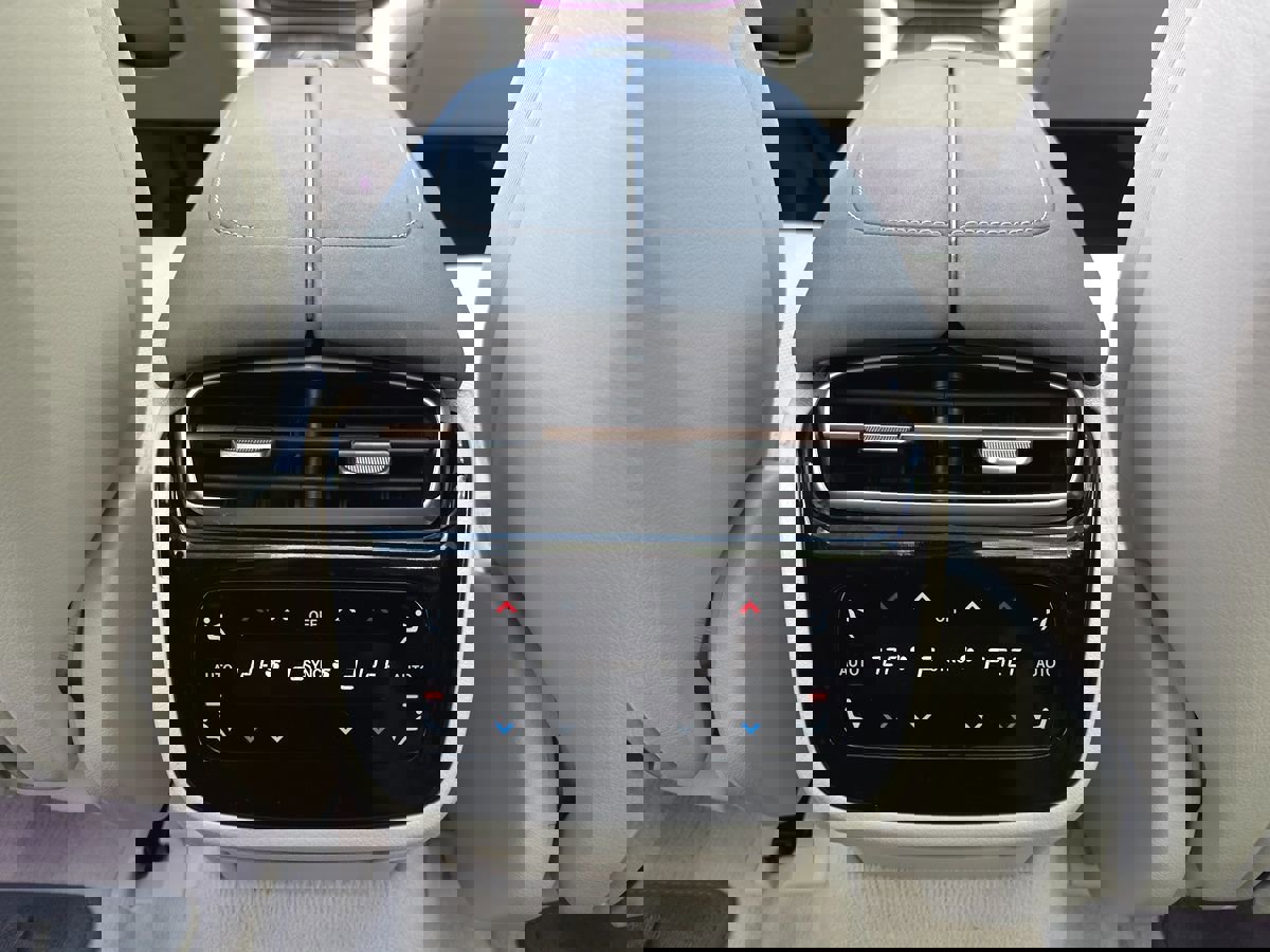 Used 2023 Mercedes-Benz EQS 580 4MATIC Sedan image 17