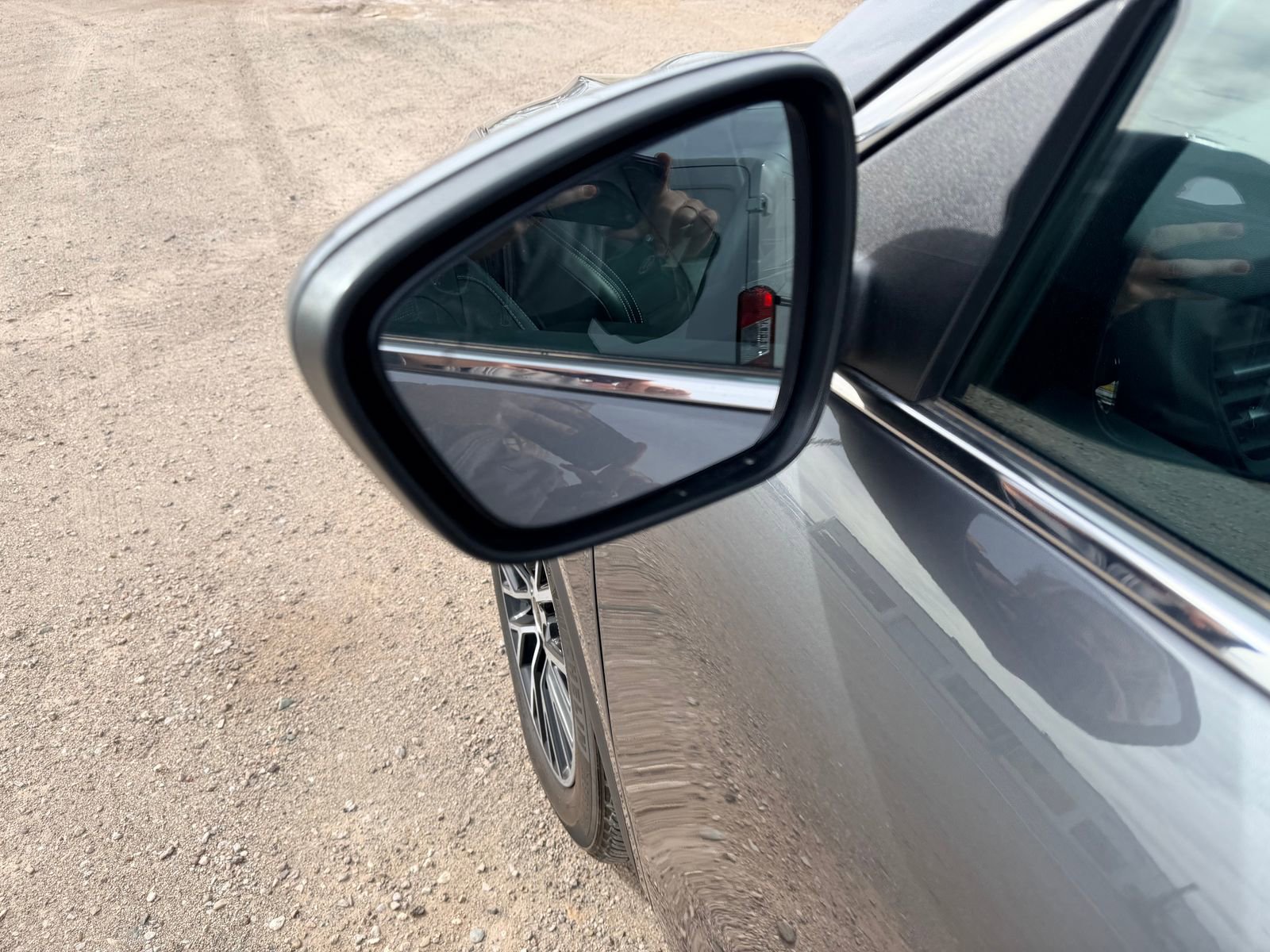 Certified 2024 Ford Escape SE w/ PHEV Premium Package FWD image 8