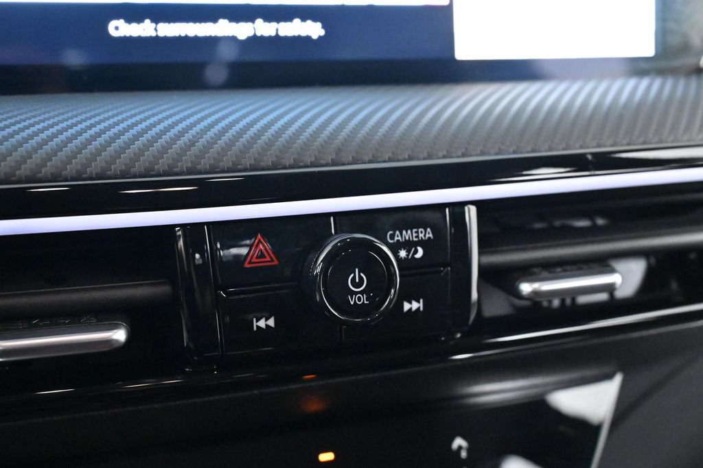Certified 2025 Nissan Kicks SR AWD/4WD image 21