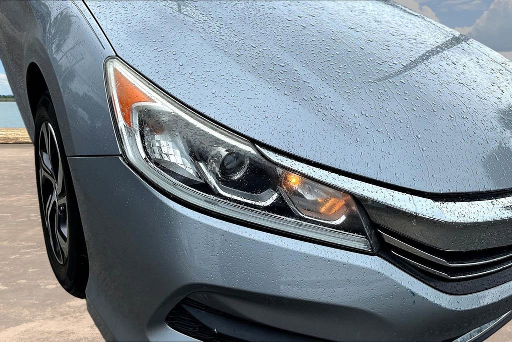Used 2017 Honda Accord LX image 18
