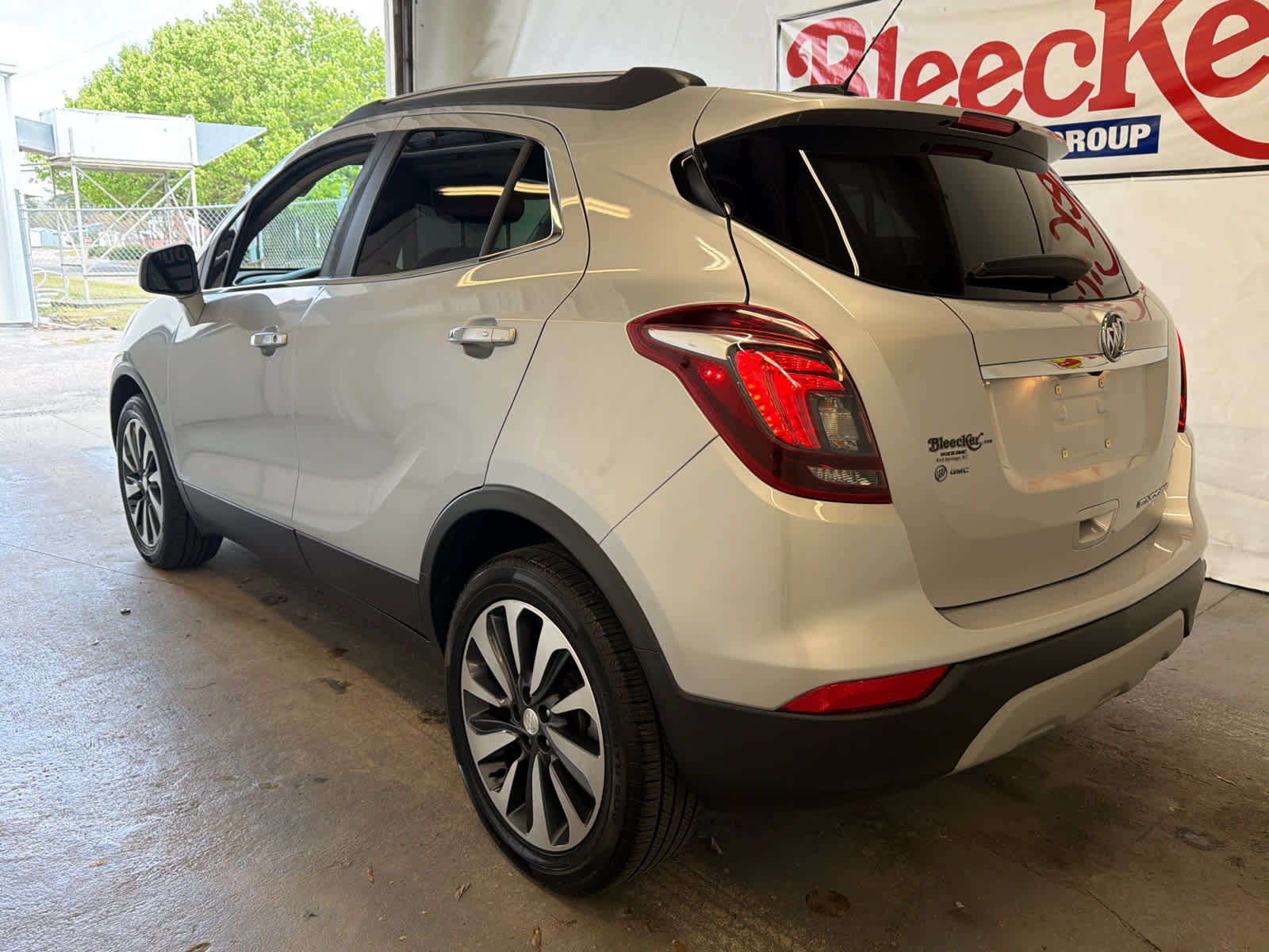 Used 2021 Buick Encore Preferred image 9