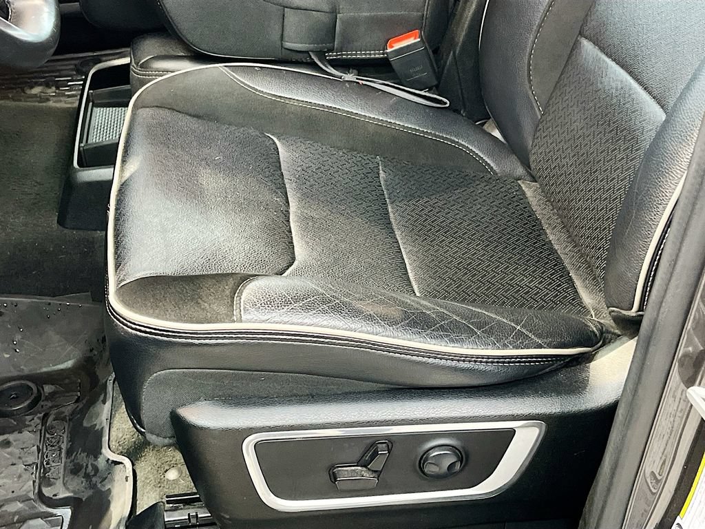 Used 2023 RAM 1500 Laramie AWD/4WD image 19