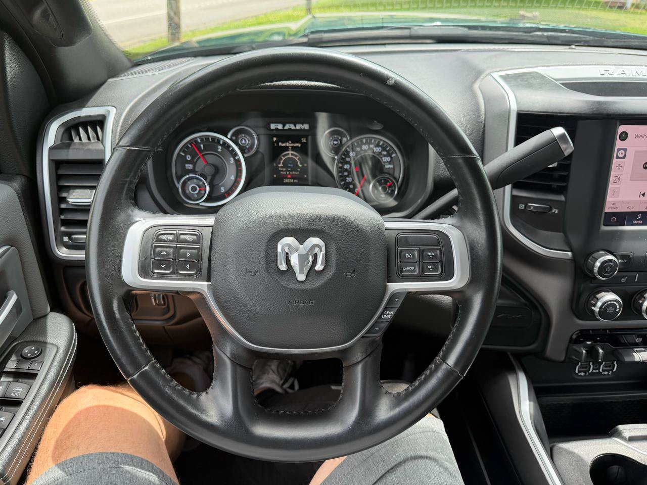 Used 2022 RAM 3500 Big Horn w/ Level A Equipment Group AWD/4WD image 28