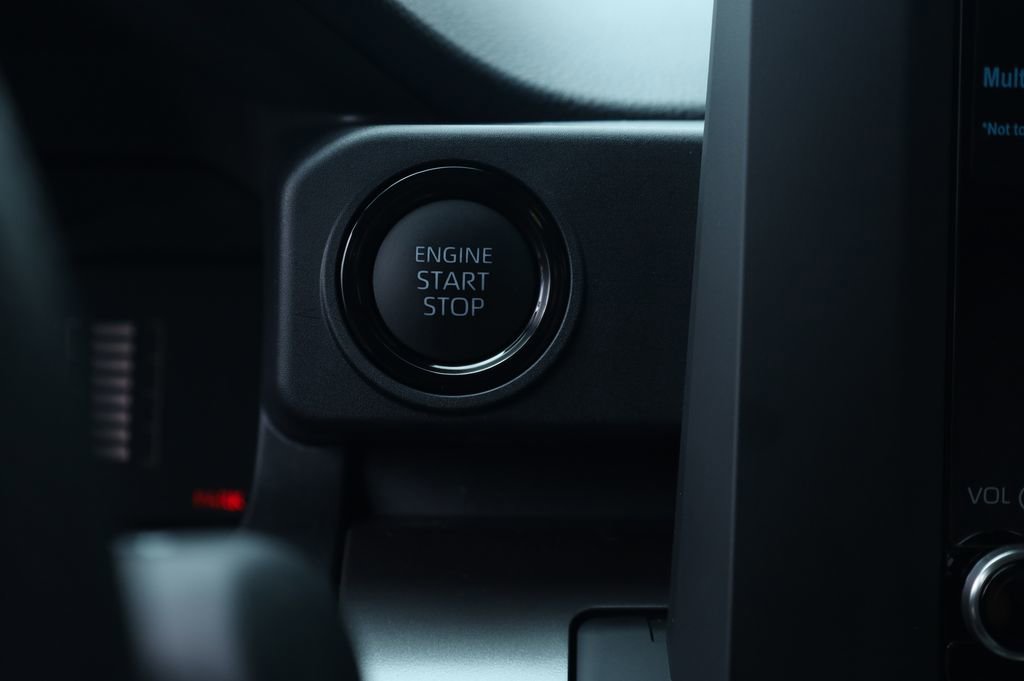 Used 2025 Toyota Tacoma SR5 image 34