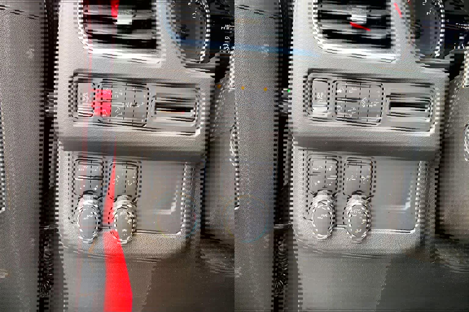 Used 2021 Chevrolet Tahoe Z71 w/ Luxury Package AWD/4WD image 33