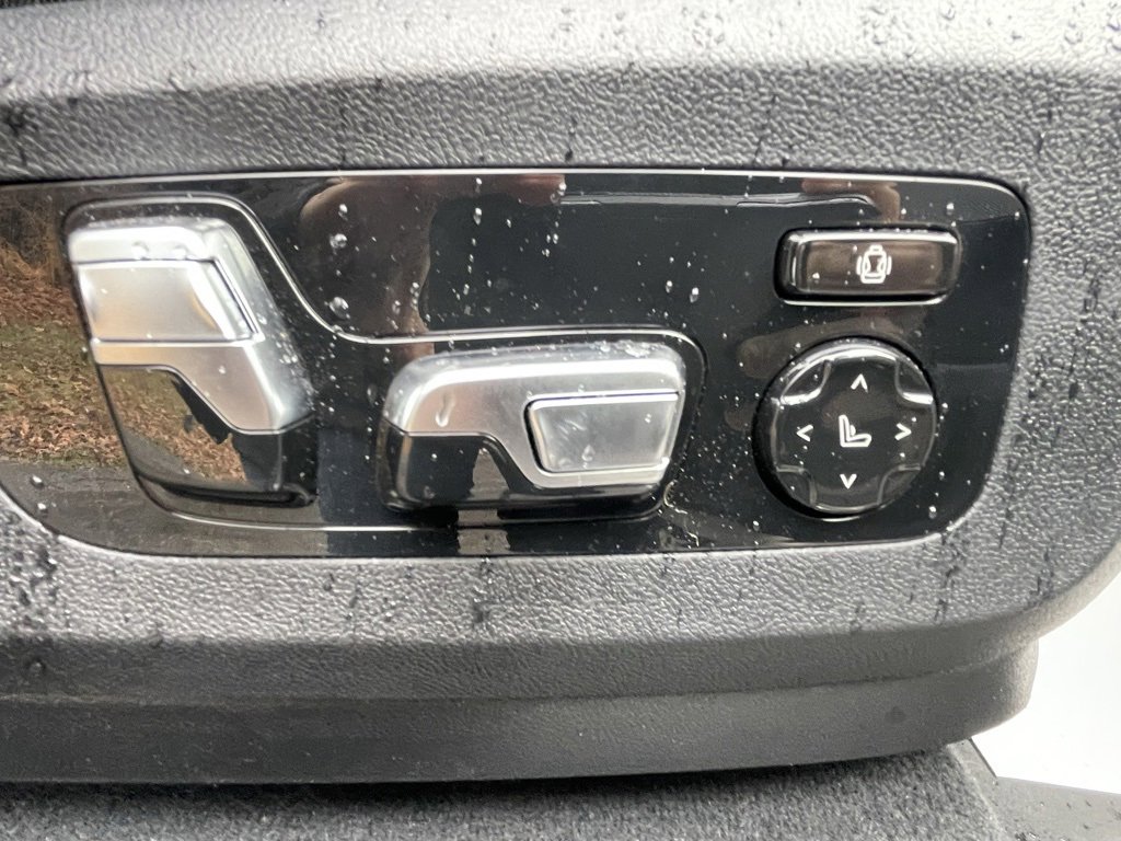 Used 2025 BMW X7 xDrive40i w/ M Sport Package image 14