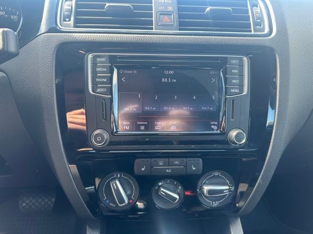 Used 2016 Volkswagen Jetta SEL image 23