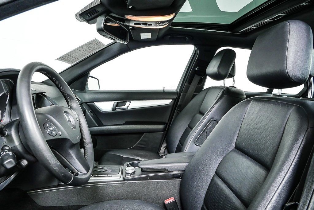 Used 2011 Mercedes-Benz C 300 Sedan image 5