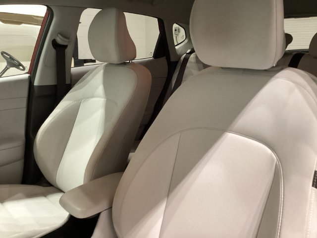 Used 2025 Hyundai Kona SEL FWD image 15