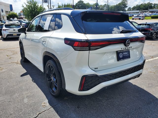 Certified 2025 Volkswagen Tiguan SE R-Line FWD image 6