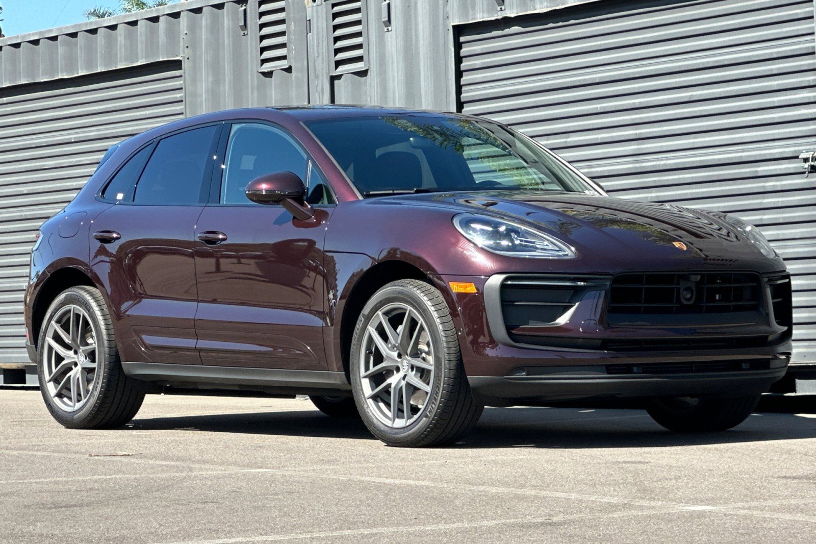 Used 2025 Porsche Macan AWD/4WD image 10