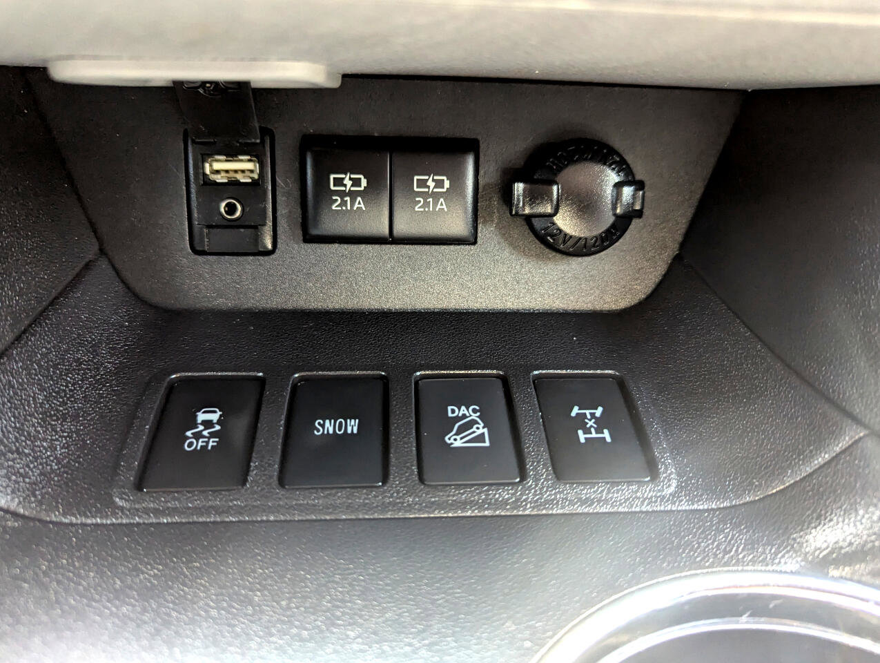 Used 2018 Toyota Highlander XLE image 25