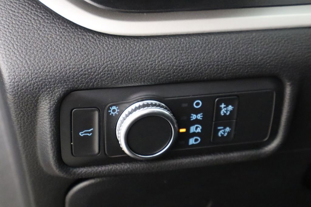 Used 2021 Ford Explorer XLT image 23