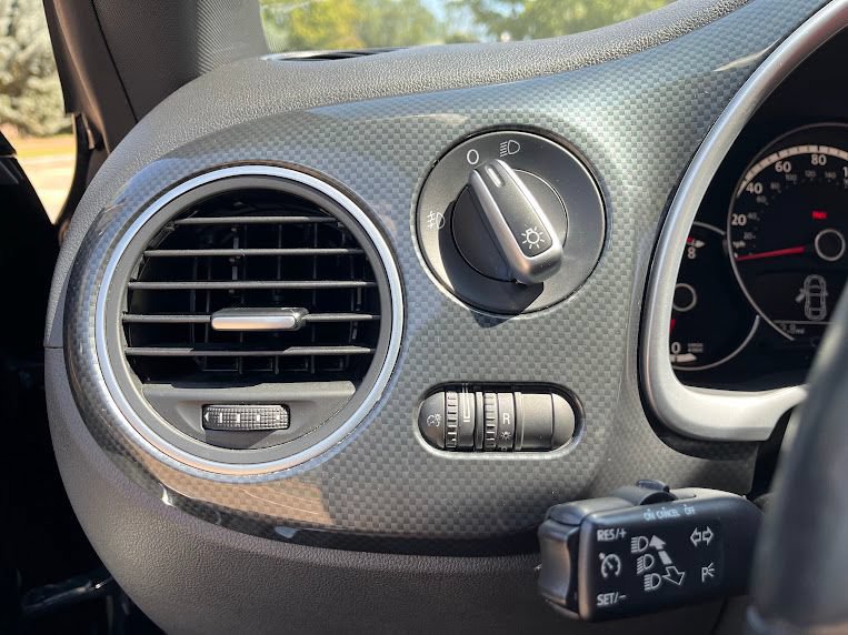 Used 2013 Volkswagen Beetle 2.0T FWD image 9