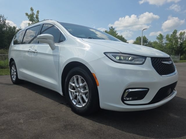 Used 2022 Chrysler Pacifica Touring-L FWD 360° Tour
