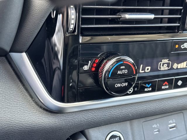 Certified 2023 Nissan Rogue Platinum w/ Platinum Premium Package AWD/4WD image 38