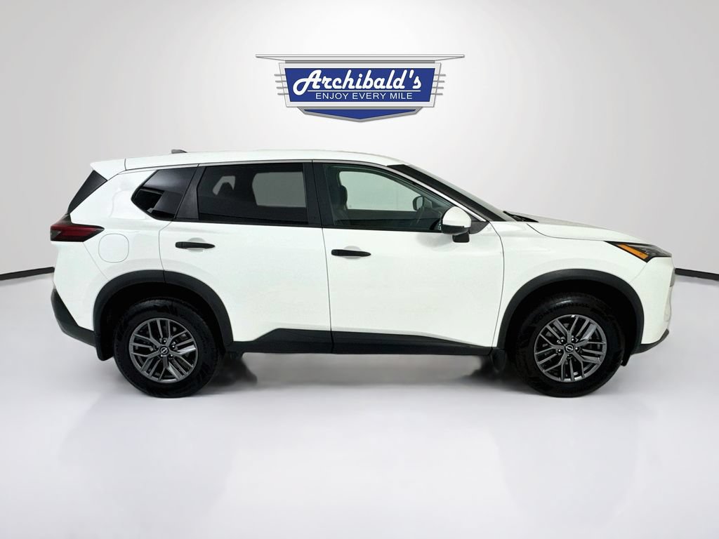 Used 2022 Nissan Rogue S AWD/4WD image 9