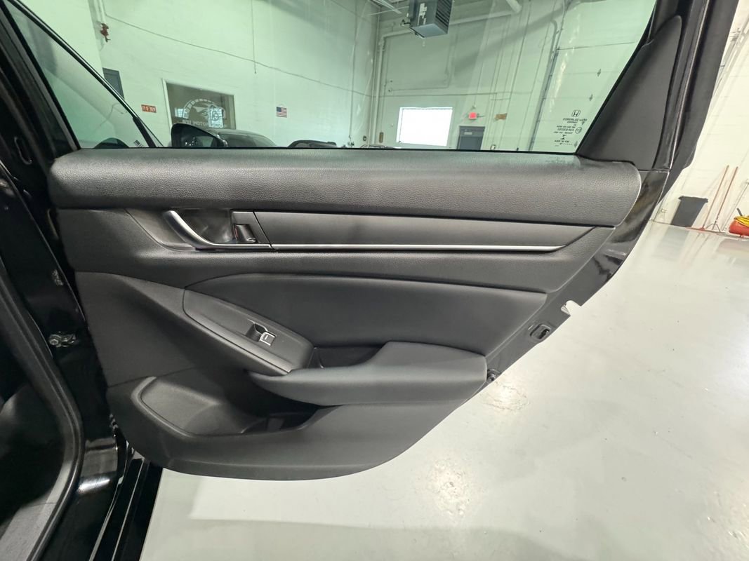 Used 2018 Honda Accord LX image 33