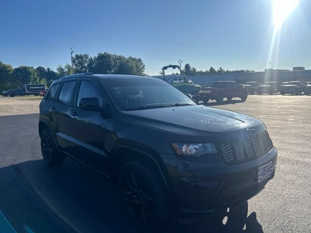 Used 2020 Jeep Grand Cherokee Altitude AWD/4WD image 7