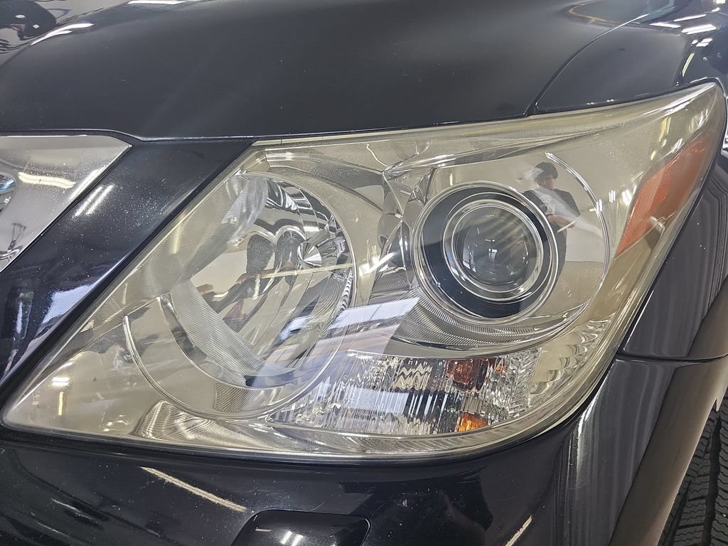 Used 2010 Lexus LX 570 4WD w/ Luxury Pkg image 39