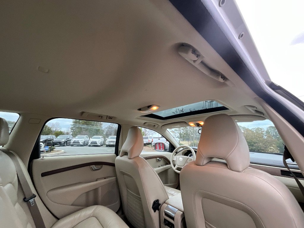 Used 2011 Volvo XC70 3.2 FWD image 30