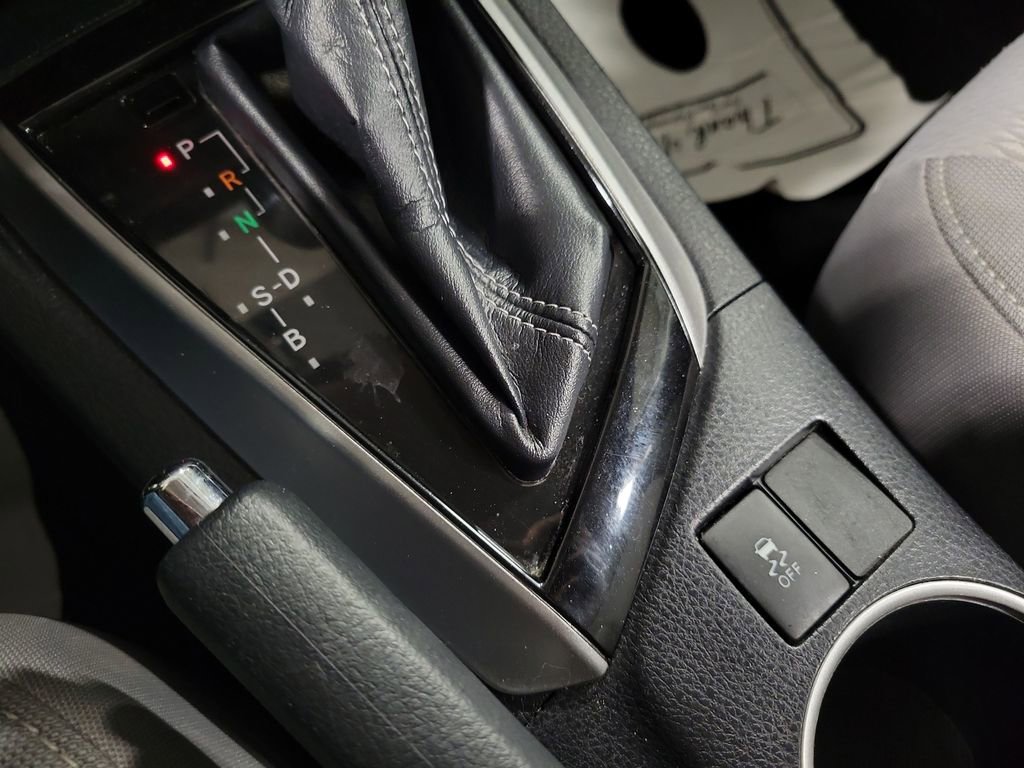 Used 2015 Toyota Corolla LE image 15