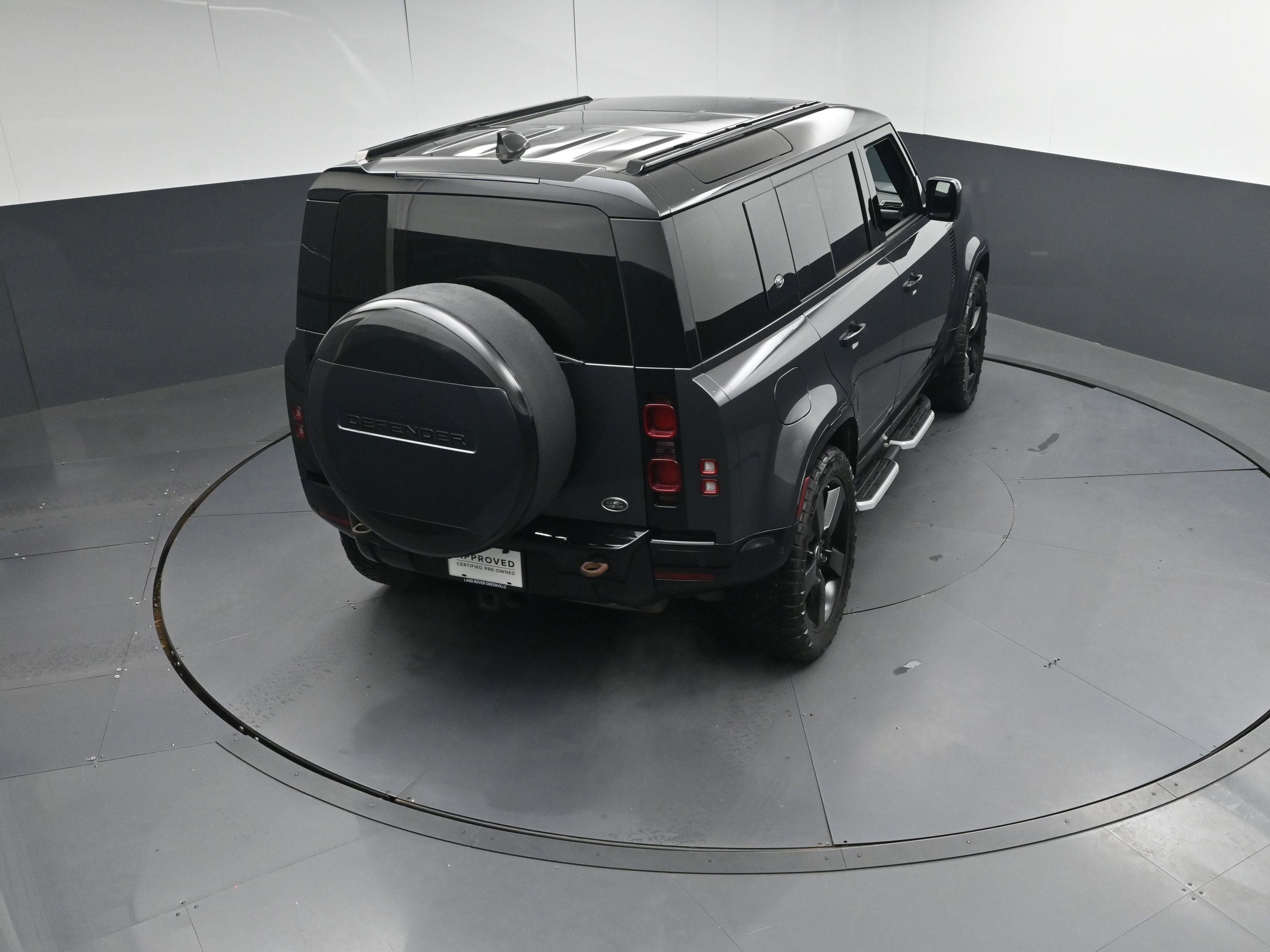 Used 2023 Land Rover Defender 110 X-Dynamic SE image 37