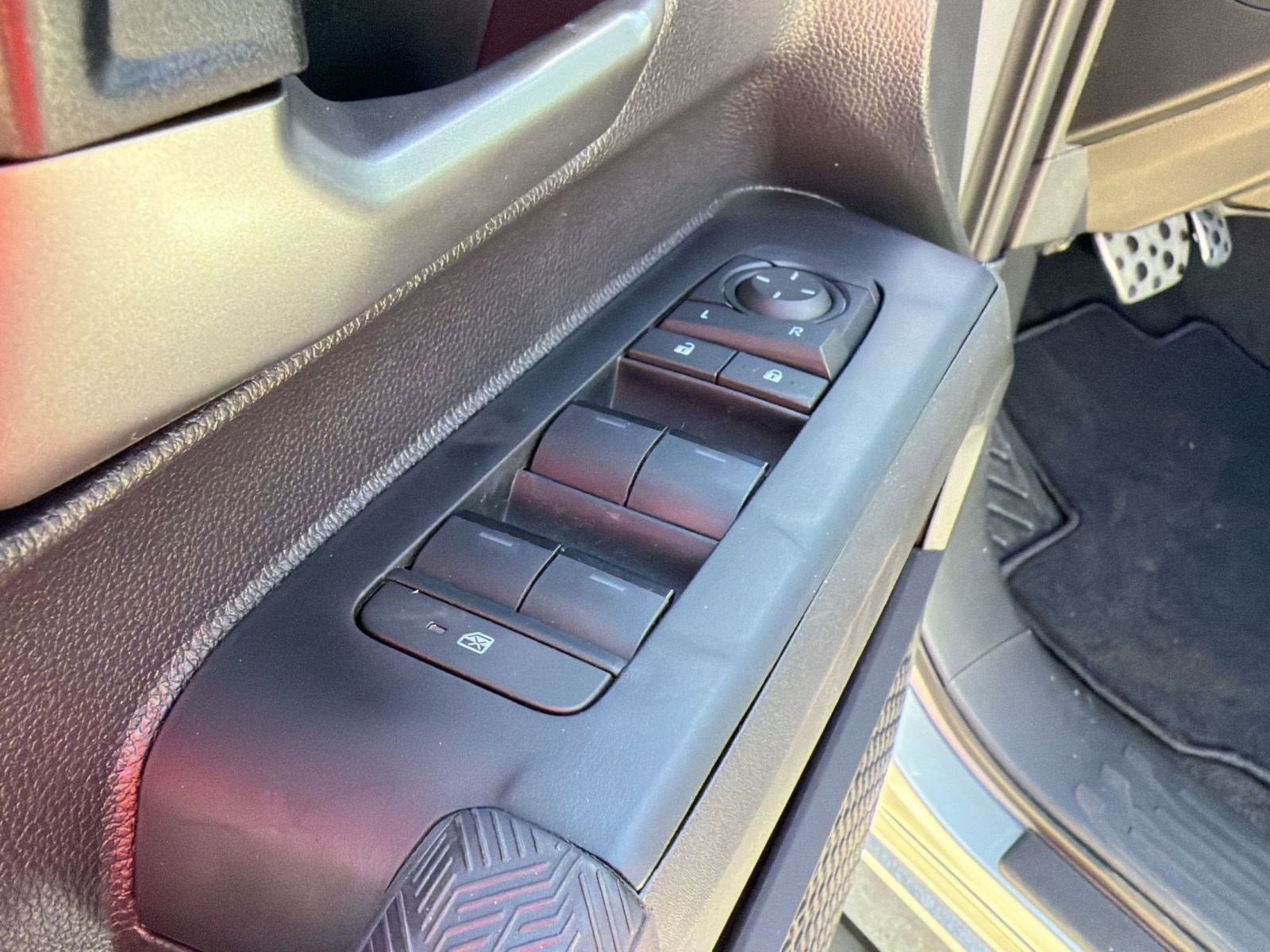 Used 2026 Toyota Tacoma SR5 image 12