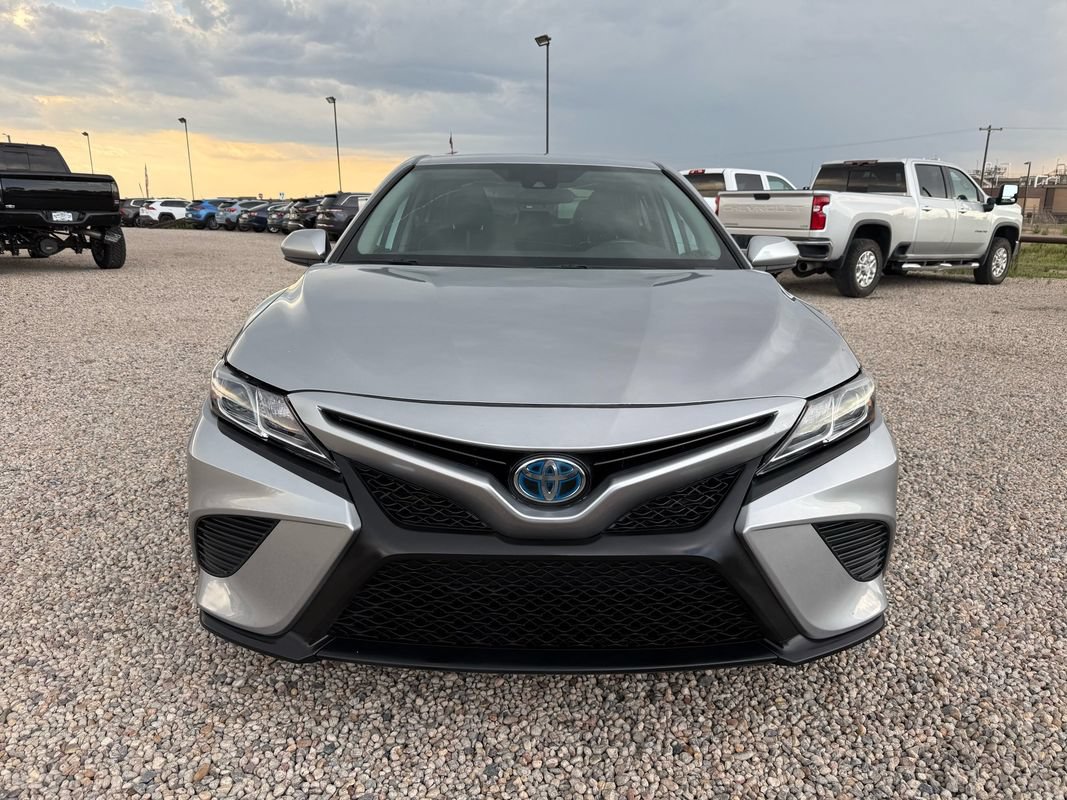 Used 2020 Toyota Camry SE FWD image 3