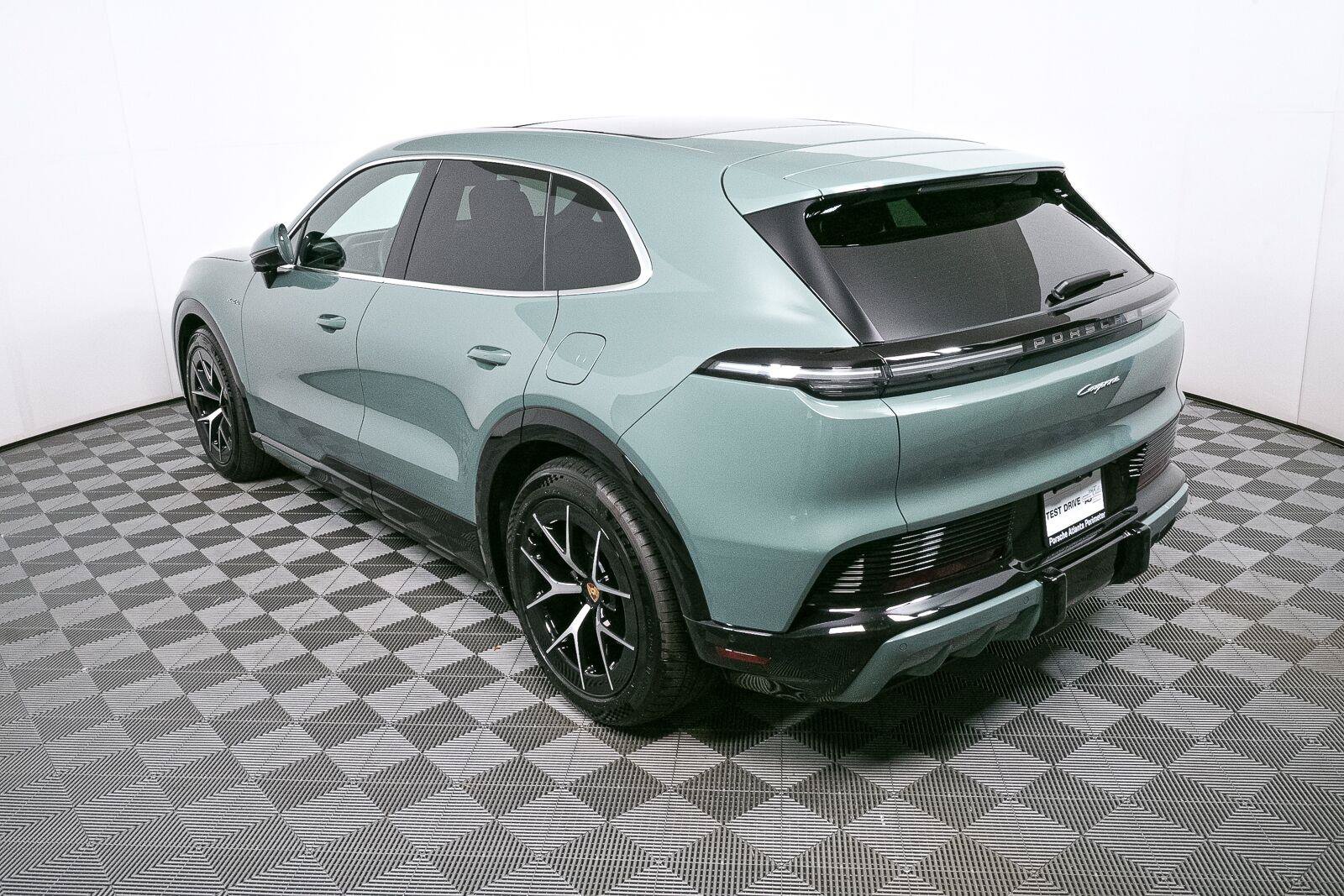 New 2026 Porsche Cayenne Electric AWD/4WD image 3