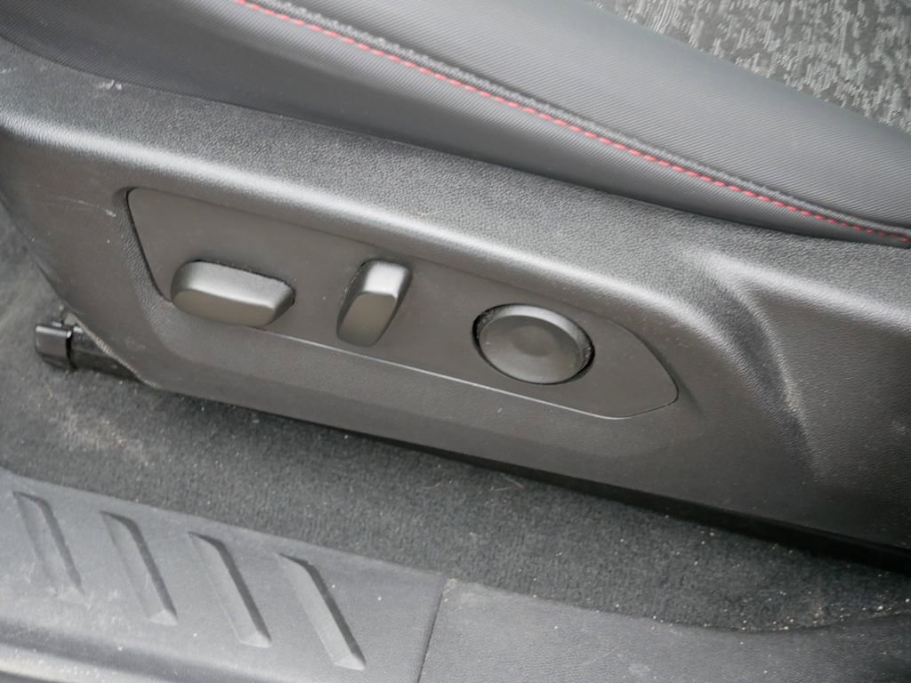Used 2023 Chevrolet Colorado Z71 w/ Z71 Convenience Package 2 image 17