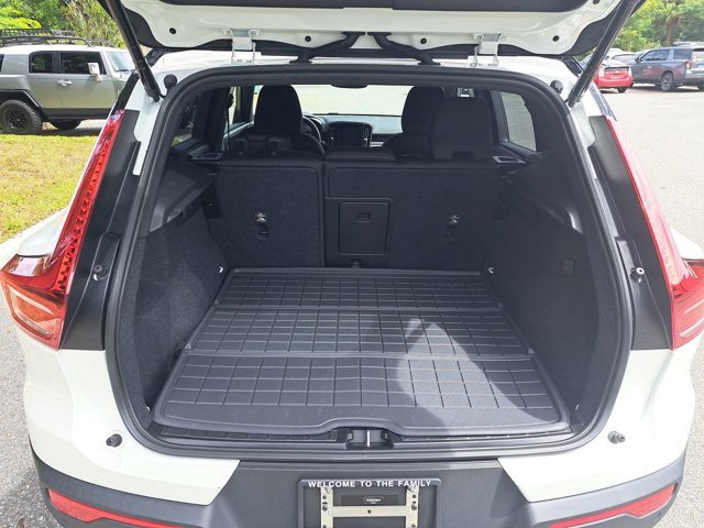Used 2023 Volvo XC40 Recharge Ultimate w/ Protection Package Premier image 13