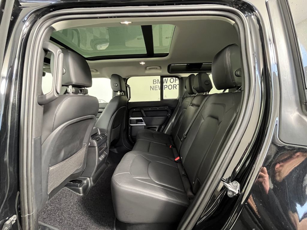Used 2024 Land Rover Defender 110 S image 15
