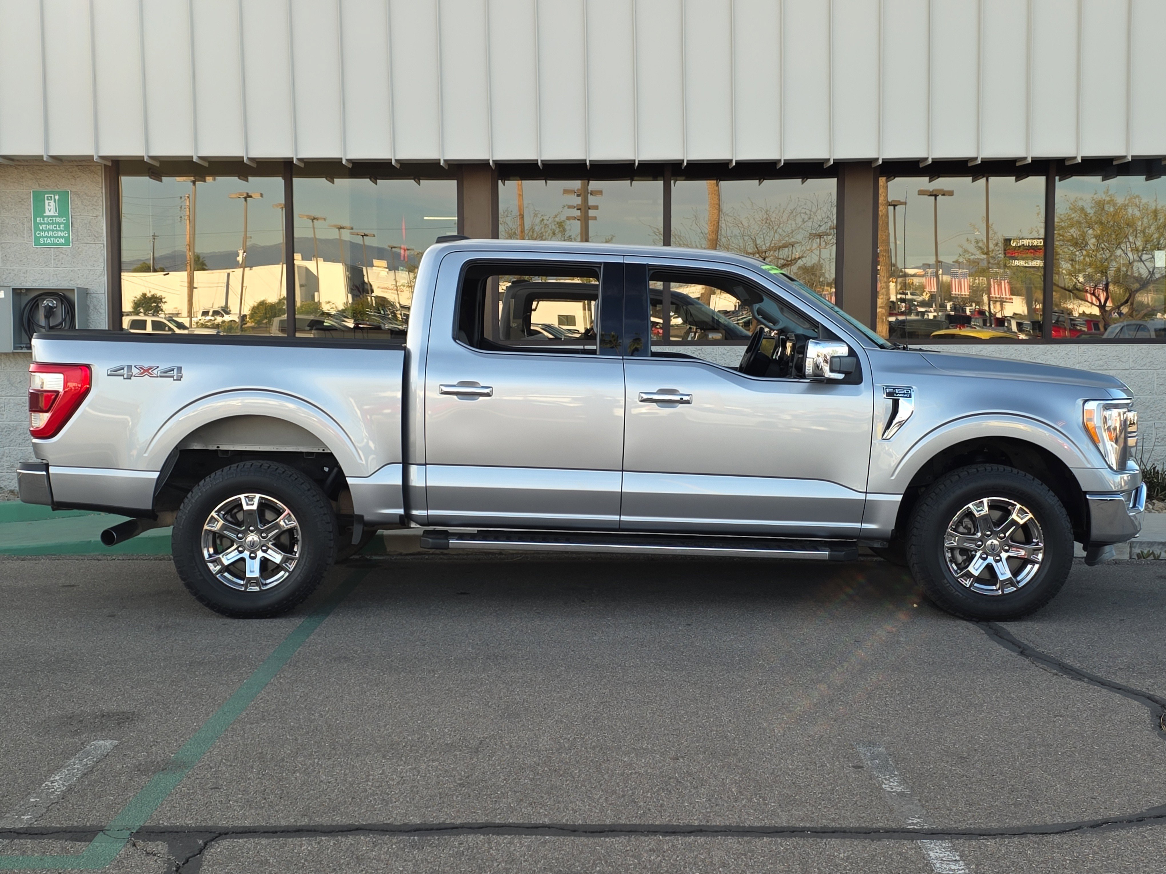 Used 2021 Ford F150 Lariat image 12