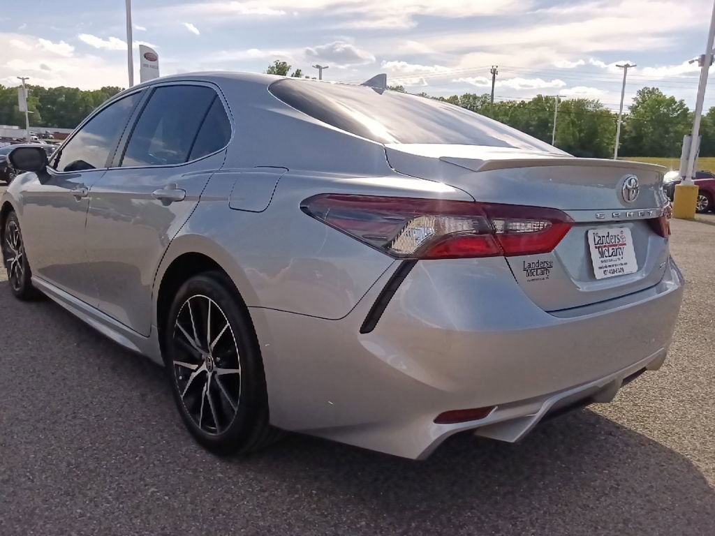 Used 2023 Toyota Camry SE FWD image 5