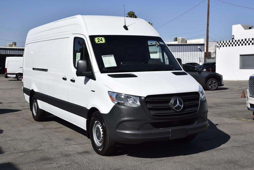 Used 2024 Mercedes-Benz eSprinter 170 Cargo image 8