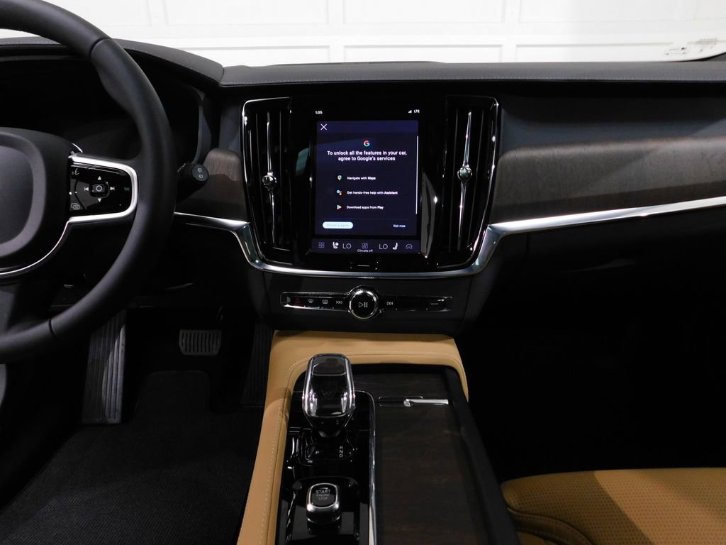 Used 2026 Volvo V90 B6 Cross Country Ultra image 46