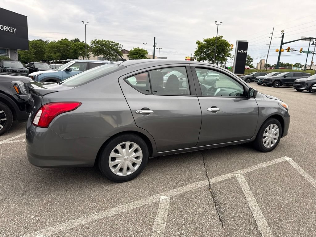 Used 2019 Nissan Versa SV FWD image 5