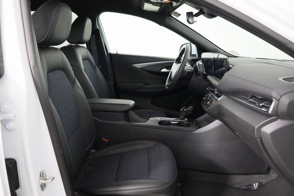 Used 2025 Buick Envista Preferred image 11