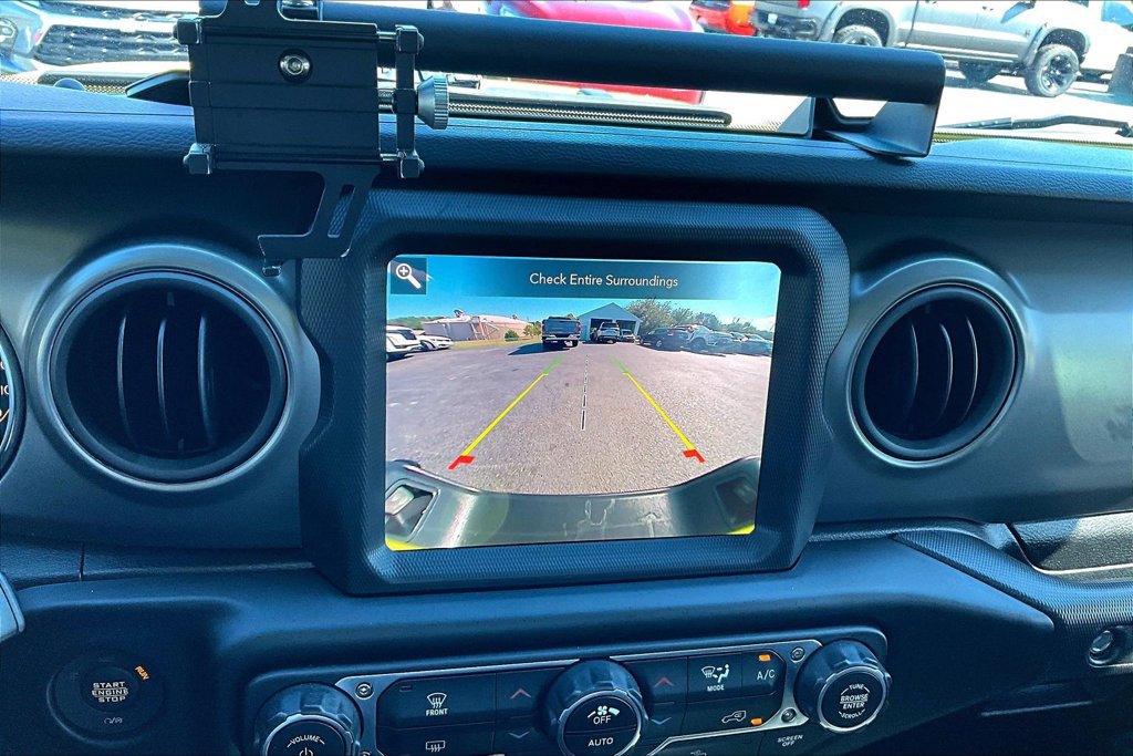 Used 2023 Jeep Gladiator Sport AWD/4WD image 18
