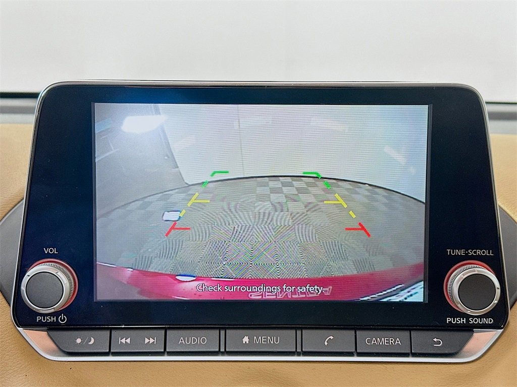 Used 2022 Nissan Sentra SV w/ SV Premium Package image 13