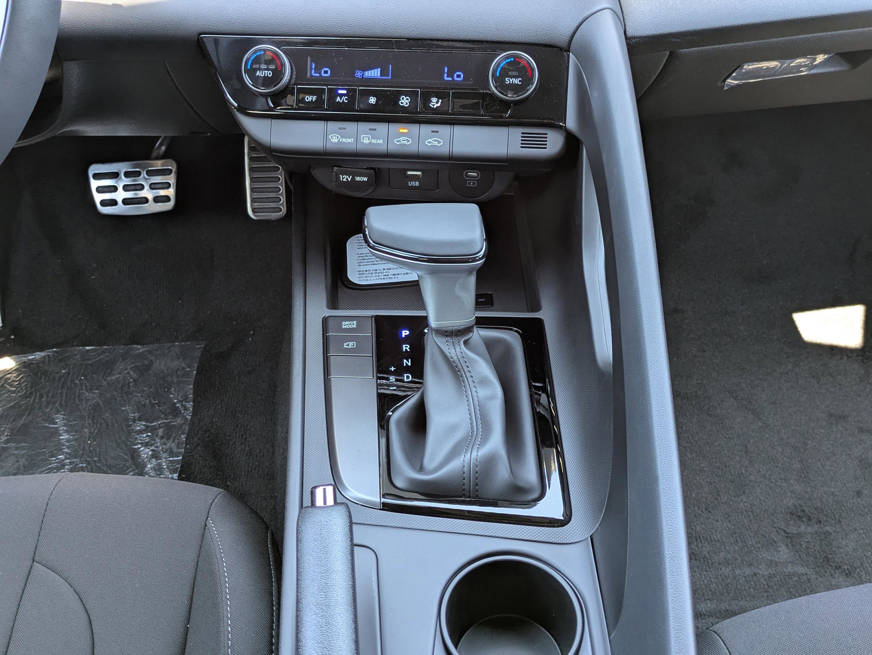 New 2026 Hyundai Elantra Sport FWD image 32