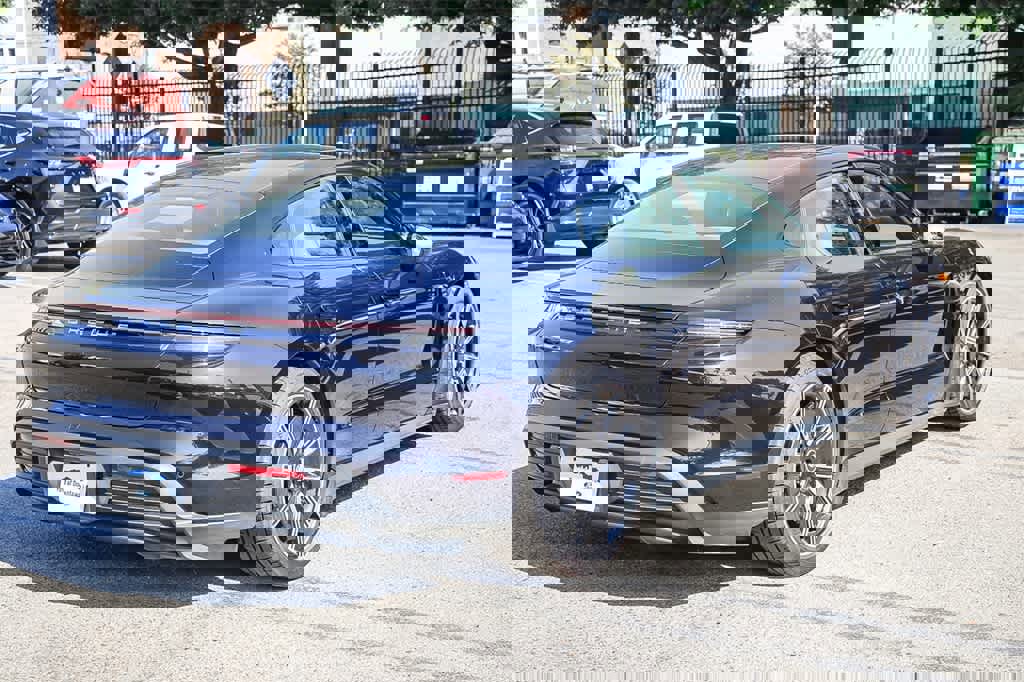 Used 2022 Porsche Taycan 4S image 4