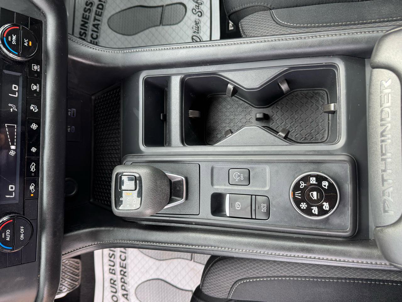 Used 2025 Nissan Pathfinder S image 21