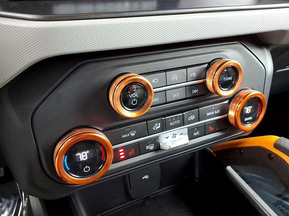 Used 2023 Ford Bronco Badlands image 29