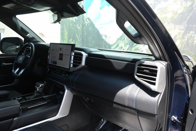Used 2022 Toyota Tundra Platinum w/ Advanced Package AWD/4WD image 25